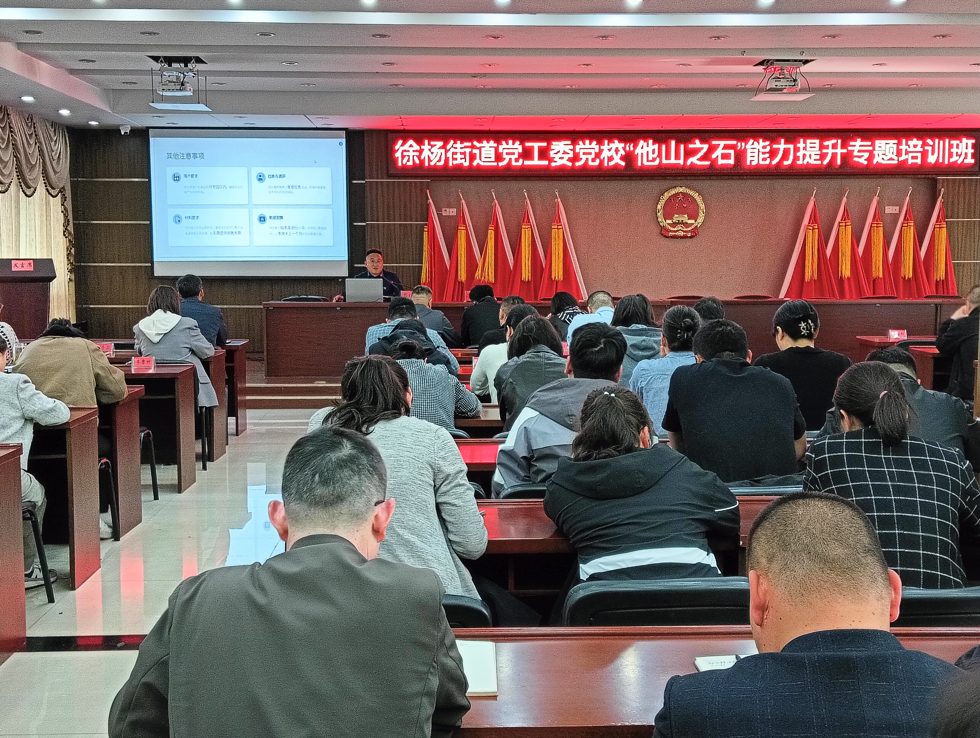 8eec400855359c36088bac566646c8cd.jpg 8eec400855359c36088bac566646c8cd.jpg