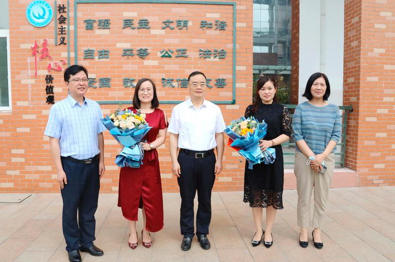 徐子佳在深圳路小学,通甫路小学,通甫路幼儿园,来到经开区徐杨中学