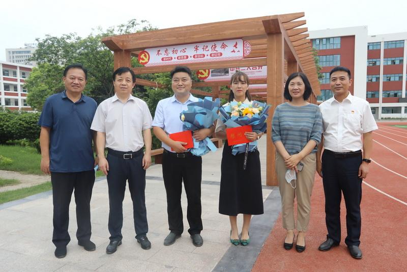 徐子佳在深圳路小学,通甫路小学,通甫路幼儿园,来到经开区徐杨中学