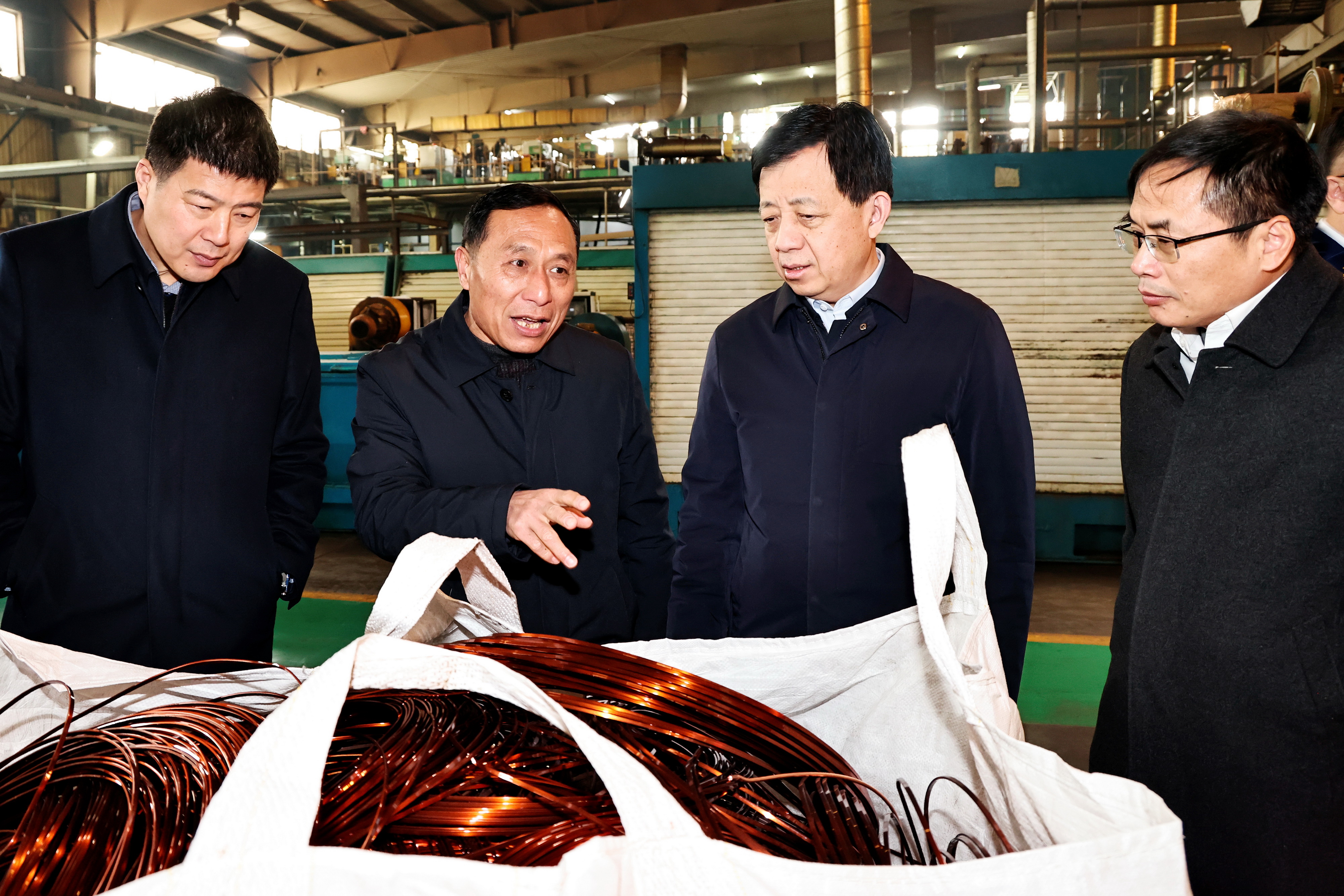 徐子佳检查节日安全生产市场保供惠企稳岗文旅消费工作