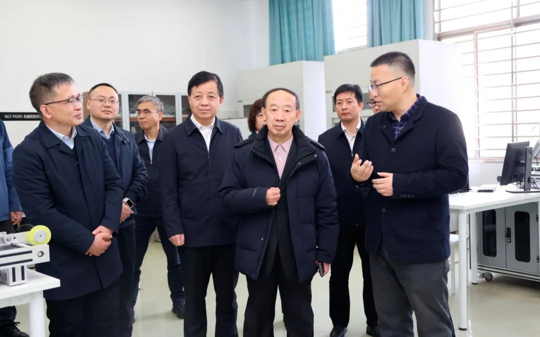 徐子佳接待中国工程院院士孙以泽一行