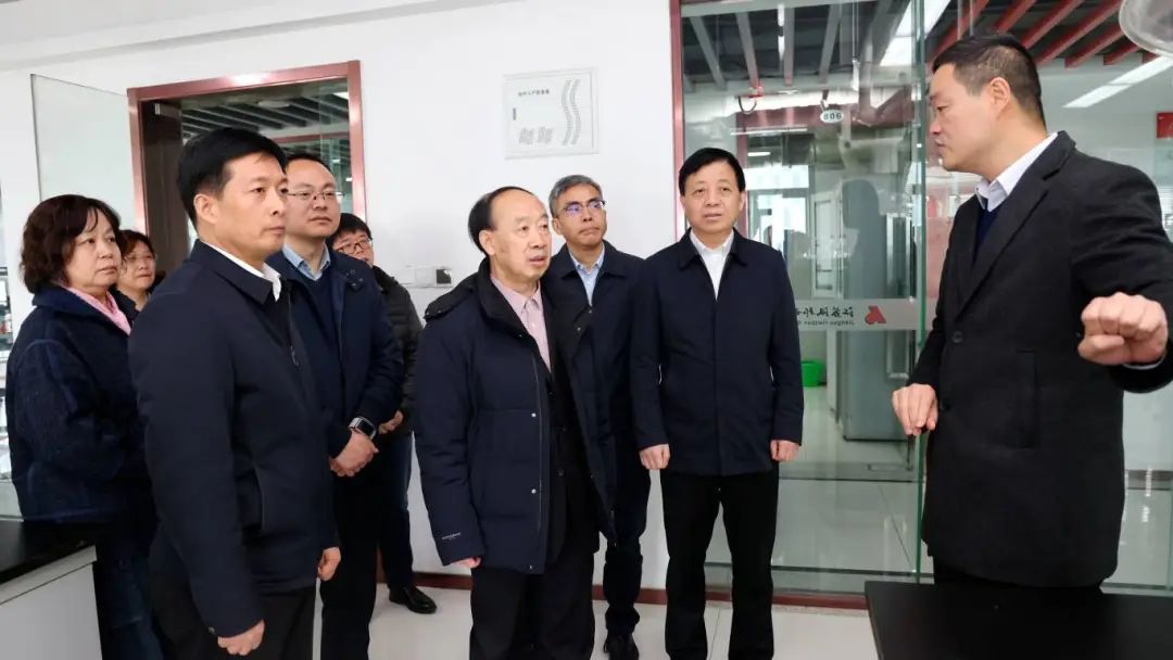 徐子佳接待中国工程院院士孙以泽一行