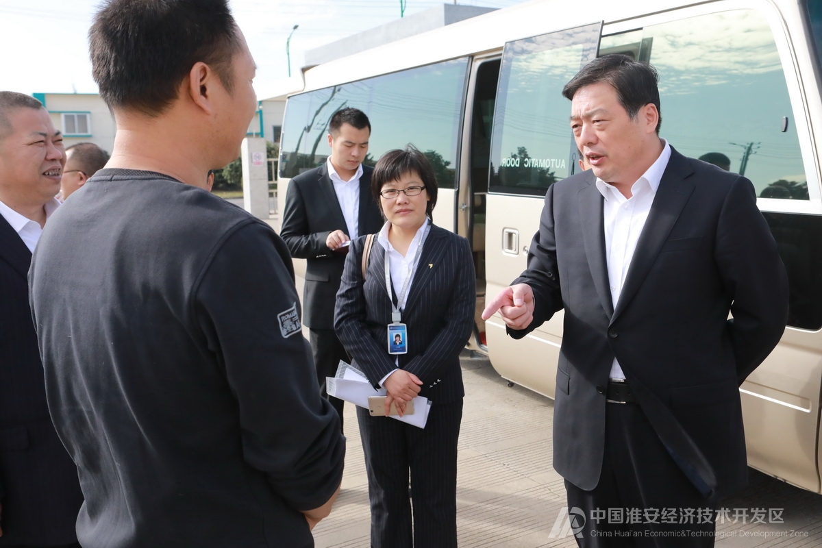 唐道伦走访企业促发展